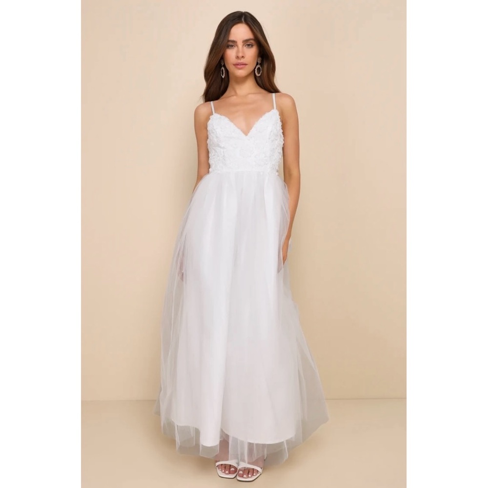 NWT Lulus Graceful Beauty White 3D Floral Tulle Sleeveless Maxi Dress